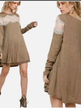 Umgee Camel Tunic with Ivory Lace Yoke PTP 18’ NWOT